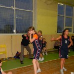 Серовские баскетболистки из школы 15 проигрывают, но не сдаются