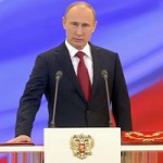 Владимир Путин стал президентом России. В Кремле он принес присягу