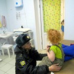 Трехлетнюю девочку серовские полицейские забрали из семьи