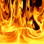 Пожар в Серове уничтожил склад с тремя автомобилями УАЗ