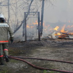В пожаре на окраине Серова сгорели 50 сараев и 3 садовых домика 