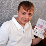 Юным серовчанам вручили паспорта накануне Дня России