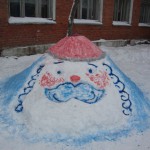 Одна из снежных фигур учащихся школы №13. Фото предоставлено сотрудниками школы №13.