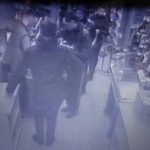 В Серове двое молодых людей стащили из магазина четыре банки 