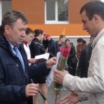 Валерий Фадеев вручает ключи