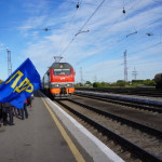 Поезд прибыл в Серов в восьмом часу вечера. Фото: Андрей Клеймёнов, газета "Глобус".