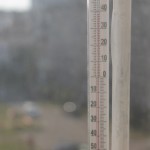 В воскресенье, 21 июня столбики термоментров в СЕрове на солнце подняли до отметки в +39 градусов. Фото: Константин Бобылев, "Глобус".