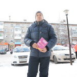 Работник "Энергоремонта" Олег Ильиных признается, что каталог интересует его как каталог магазинов и услуг