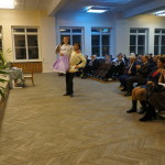 В перерывах партийной конференции перед серовскими "единороссами" с творческими номерами выступали студенты Серовского техникума сферы обслуживания и питания.
