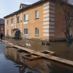 В серовском поселке Энергетиков затопило дворы. 