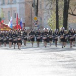Шествие возглавили юные барабанщицы. Фото: Константин Бобылев, "Глобус".