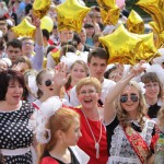 Радостная колонная вливается на Преображенскую площадь. Фото: Константин Бобылев, "Глобус",