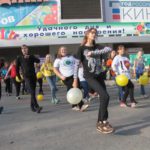 В финале праздника ребята устроили танцевальный флешмоб. Фото: Константин Бобылев, "Глобус".