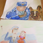 Участники конкурса рисовали полицейских патрульно-постовой службы, инспекторов ГИБДД, отделения по делам несовершеннолетних, кинологов со служебными собаками. Фото: полиция Серова