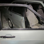 Молодые серовчане разбивали стекла в автомобилях, проникали в машины и крали все, что могли унести. Фото: полиция Серова.