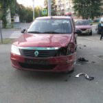 Повреждения автомобиля "Рено" после столкновения. Все фото: ГИБДД Серова.