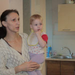 В доме живет семья с двумя маленькими детьми. Фото: Константин Бобылев, "Глобус".